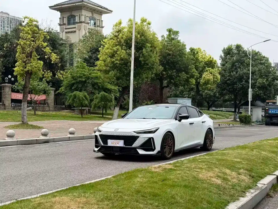 Changan UNI-V 1.5T Luxury Edition 2023