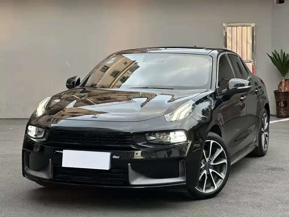 Lynk & Co 03 2.0TD Auto Power Version 2020