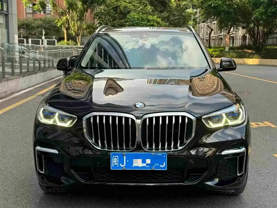 BMW X5 xDrive 30Li Premium M Sport Package 2022