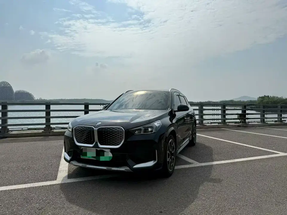 BMW iX1 xDrive30L X Design Package 2024