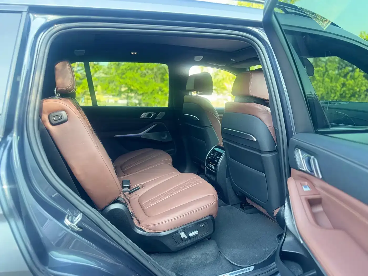 BMW X7 xDrive40i Exclusive M Sport Package 2019 — фото 11