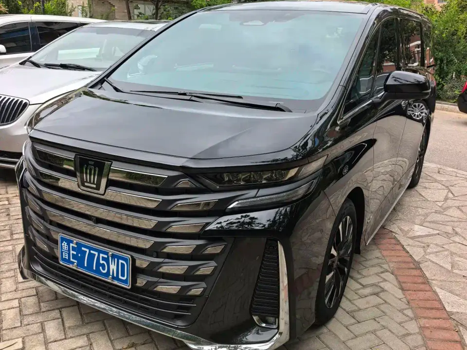 Toyota Vellfire Crown Hybrid 2.5L Premium Edition 2025