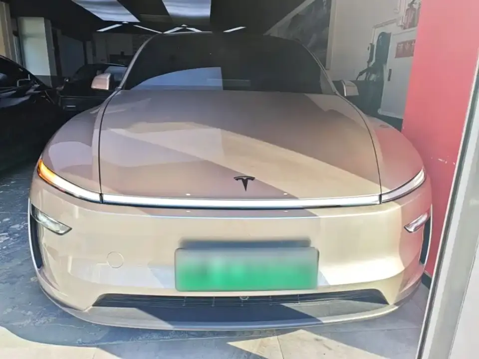 Tesla Model Y L Facelift Long Range AWD 2025