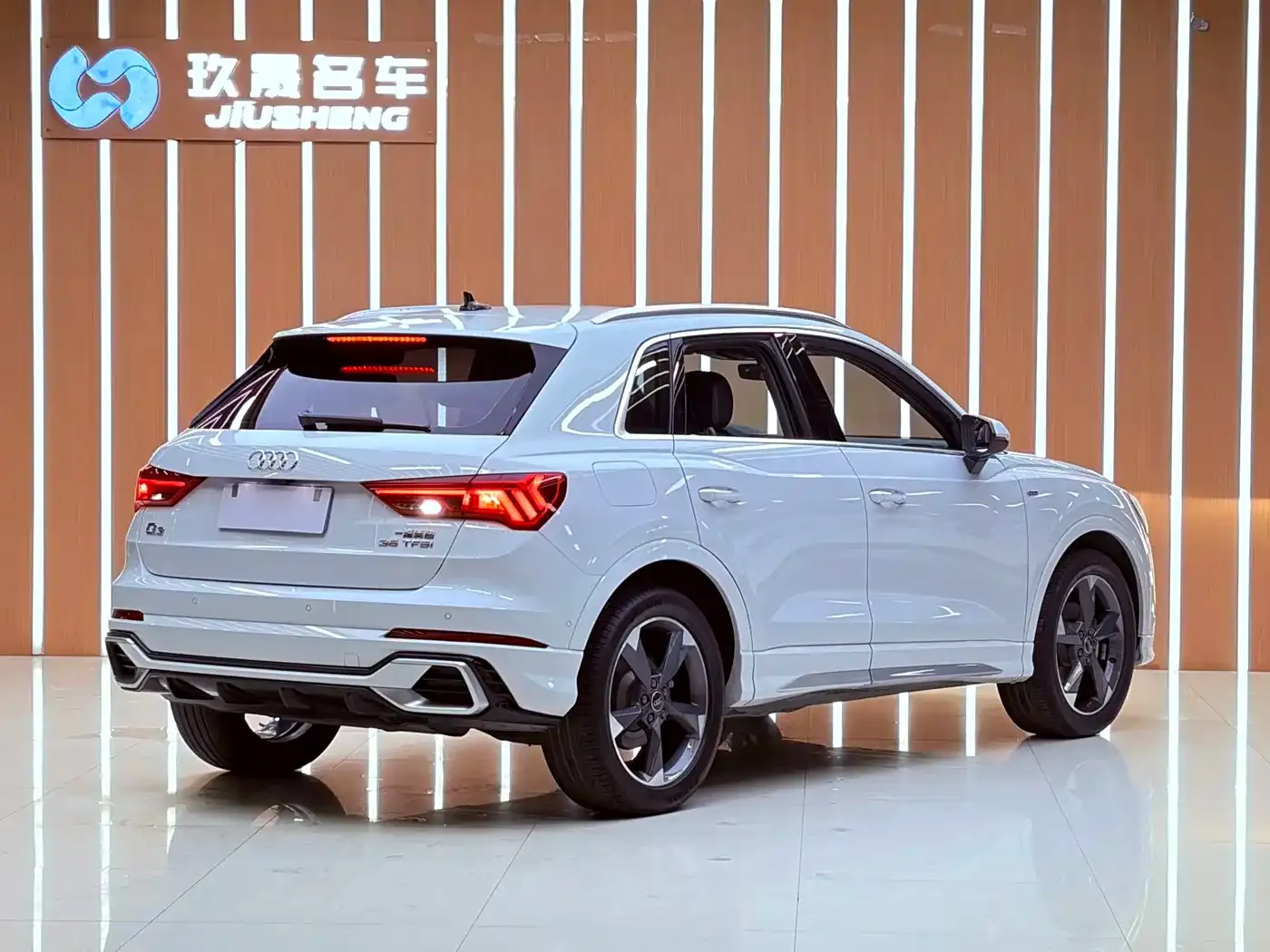 Audi Q3 35 TFSI Fashion Sport 2024 — фото 20