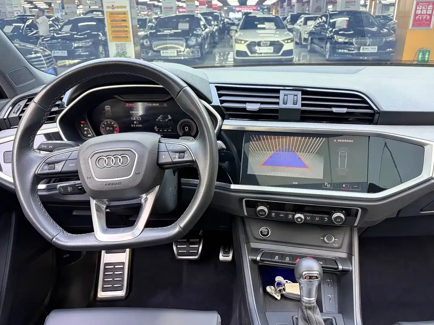 Audi Q3 35 TFSI Fashion Sport 2024 — фото 11