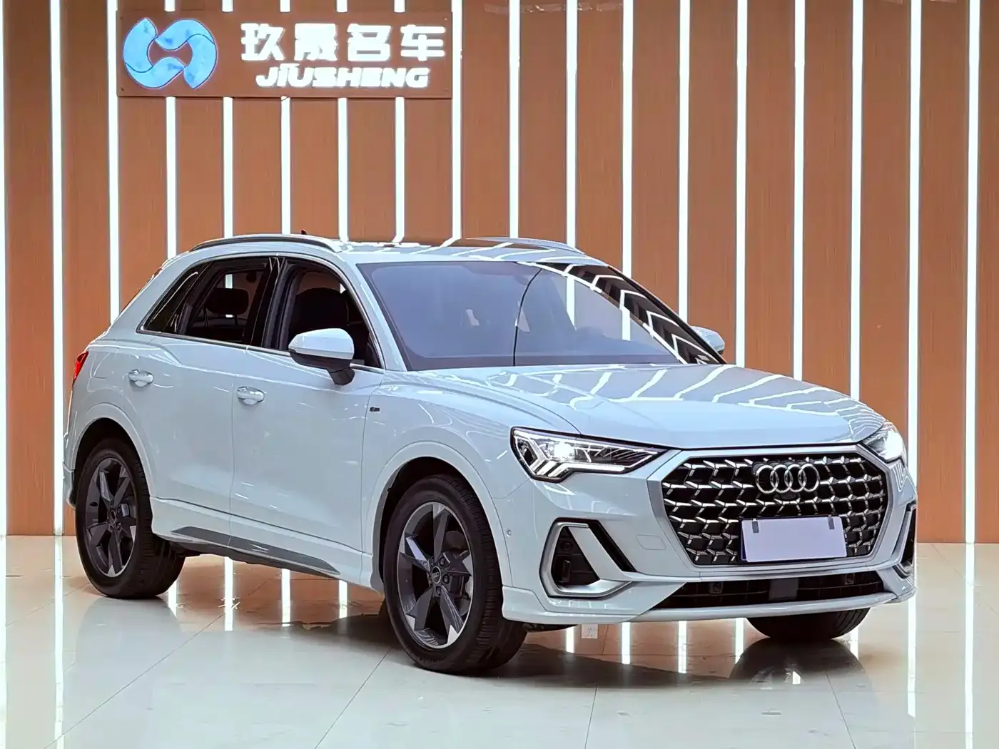 Audi Q3 35 TFSI Fashion Sport 2024 — фото 3