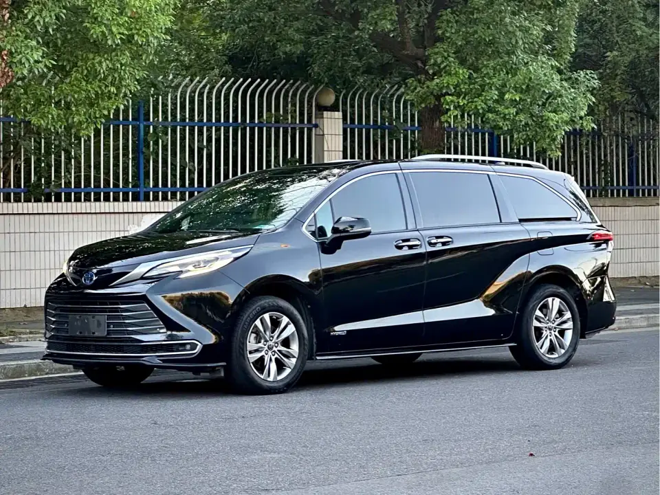 Toyota Sienna 2.5L Hybrid Ultimate Edition 2022