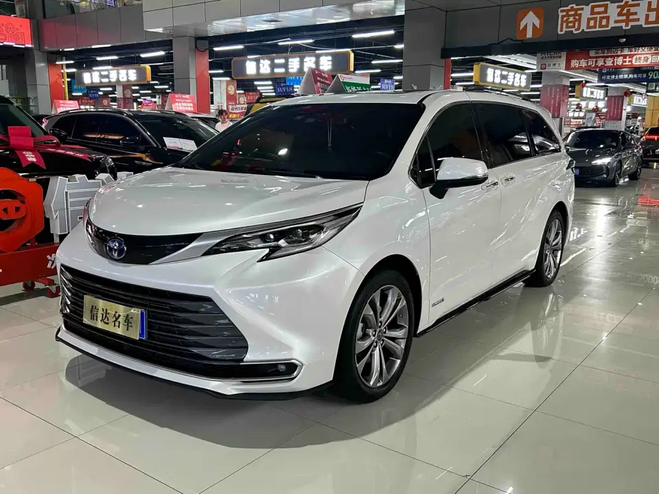 Toyota Sienna 2.5L Hybrid Premium Edition 2023
