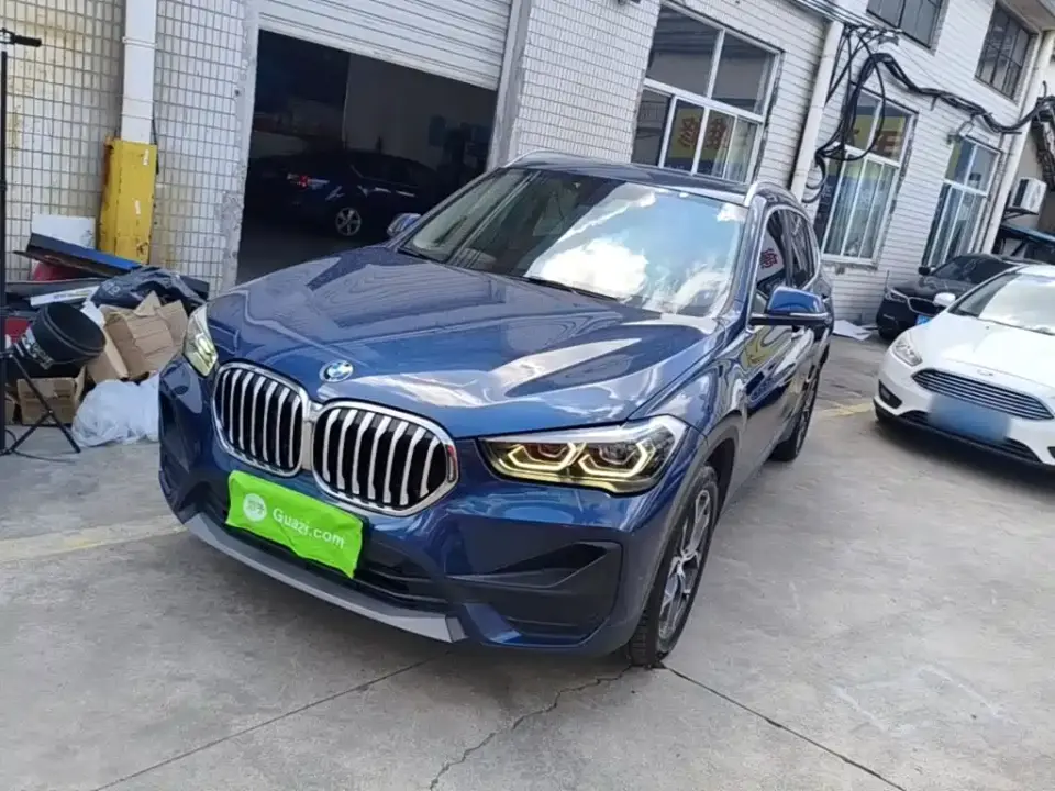 BMW X1 sDrive25Li Leading 2021