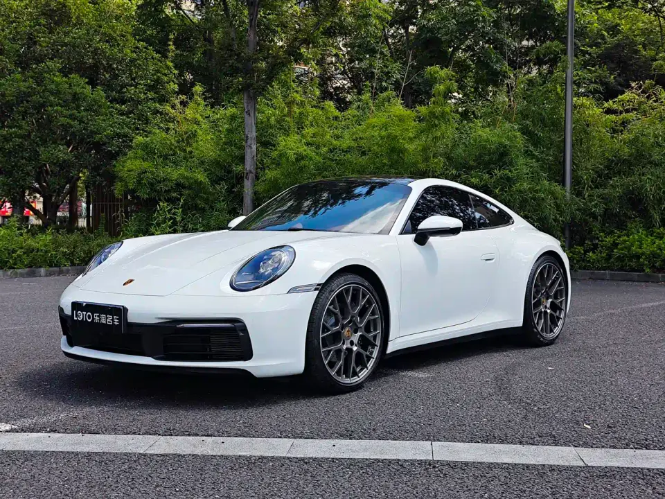 Porsche 911 Carrera 3.0T 2025