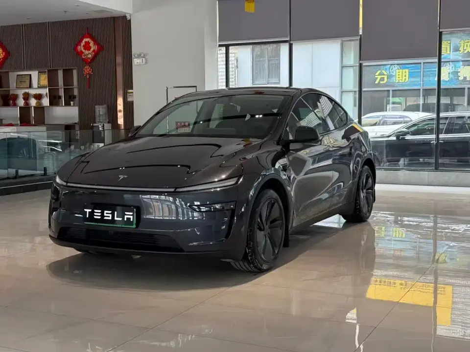 Tesla Model Y Rear-Wheel Drive 2025