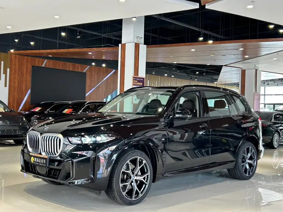 BMW X5 xDrive 30Li Premium M Sport Black Night Package 2025