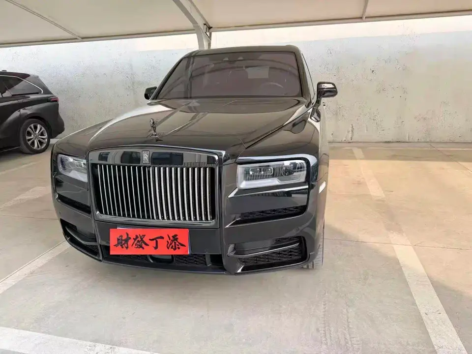 Rolls-Royce Cullinan Black Badge 2024