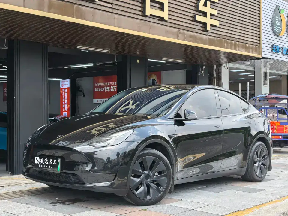 Tesla Model Y Rear-Wheel Drive Edition 2024