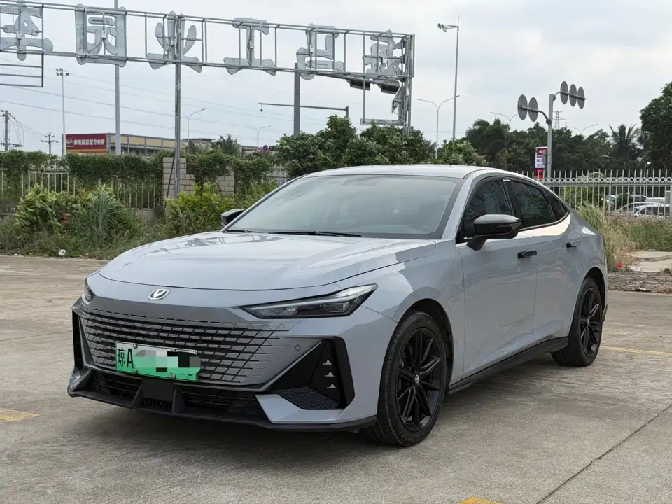 Changan UNI-V iDD ZhiDian iDD 1.5T 113km Smart Fun Edition 2023