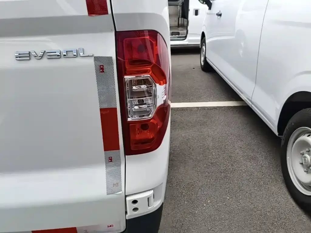 SAIC Maxus Maxus EV30 Pure Electric Intelligent Logistics Expert Long Wheelbase Gotion 2026 — фото 24