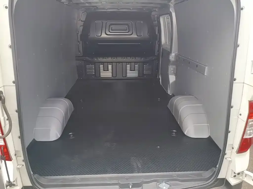 SAIC Maxus Maxus EV30 Pure Electric Intelligent Logistics Expert Long Wheelbase Gotion 2026 — фото 15