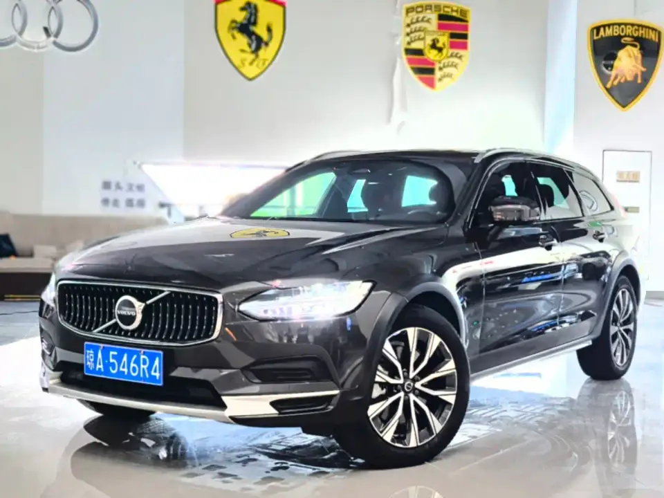 Volvo V90 Cross Country B5 AWD Wisdom Edition 2024