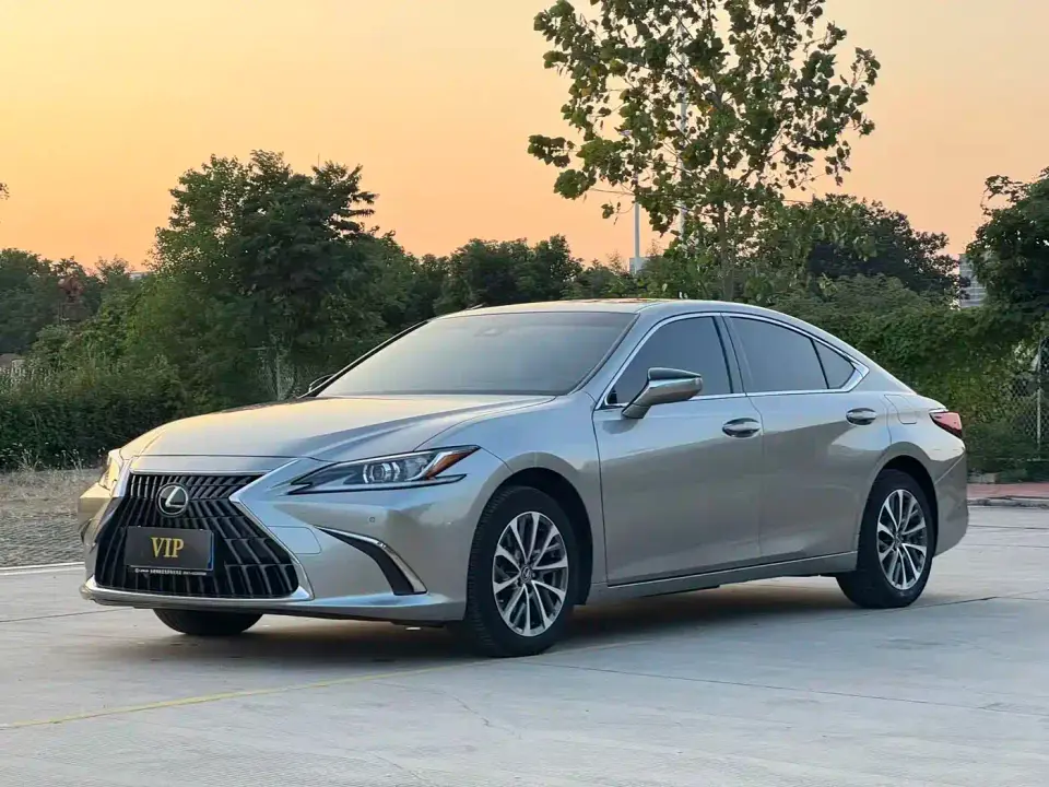 Lexus ES 200 Luxury Edition 2024