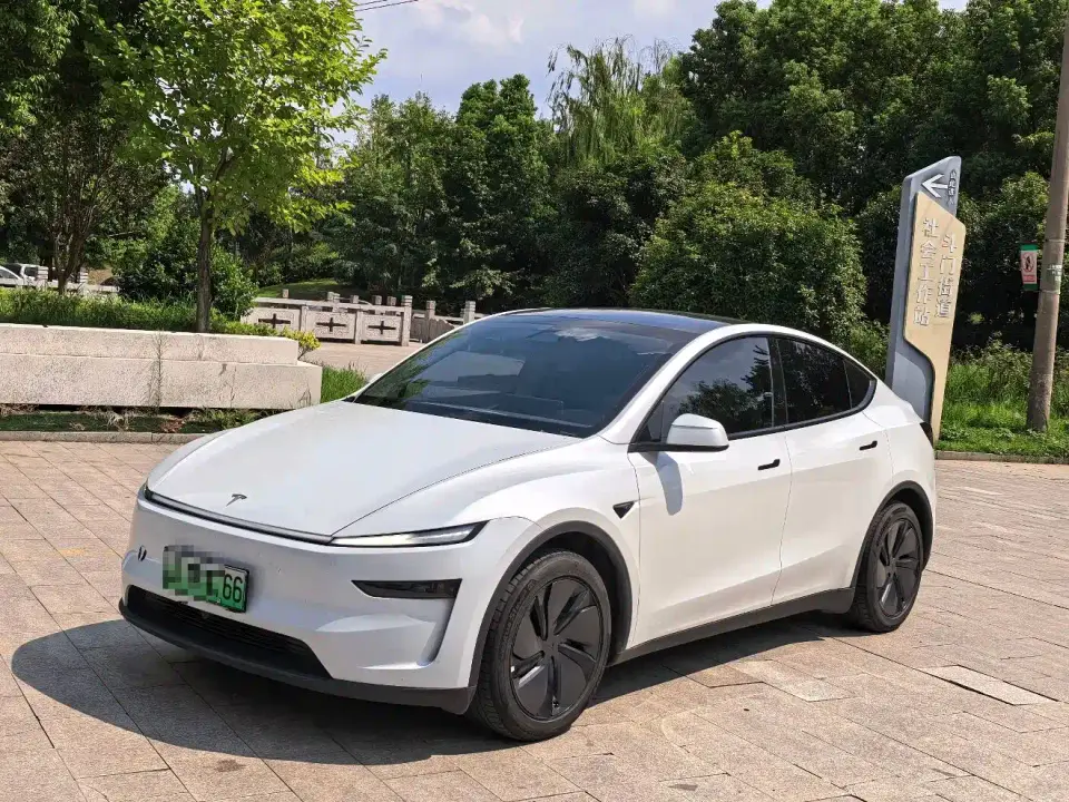 Tesla Model Y Facelift Long Range All-Wheel Drive 2025
