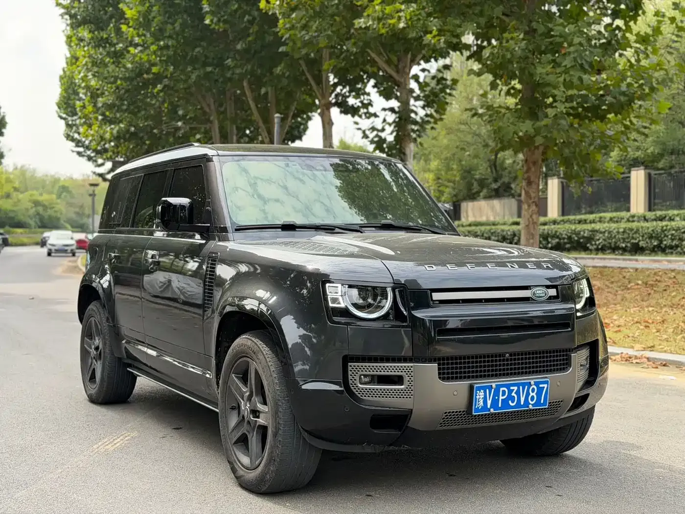 Land Rover Defender Model 110 3.0T P400 X-DYNAMIC HSE 2023
