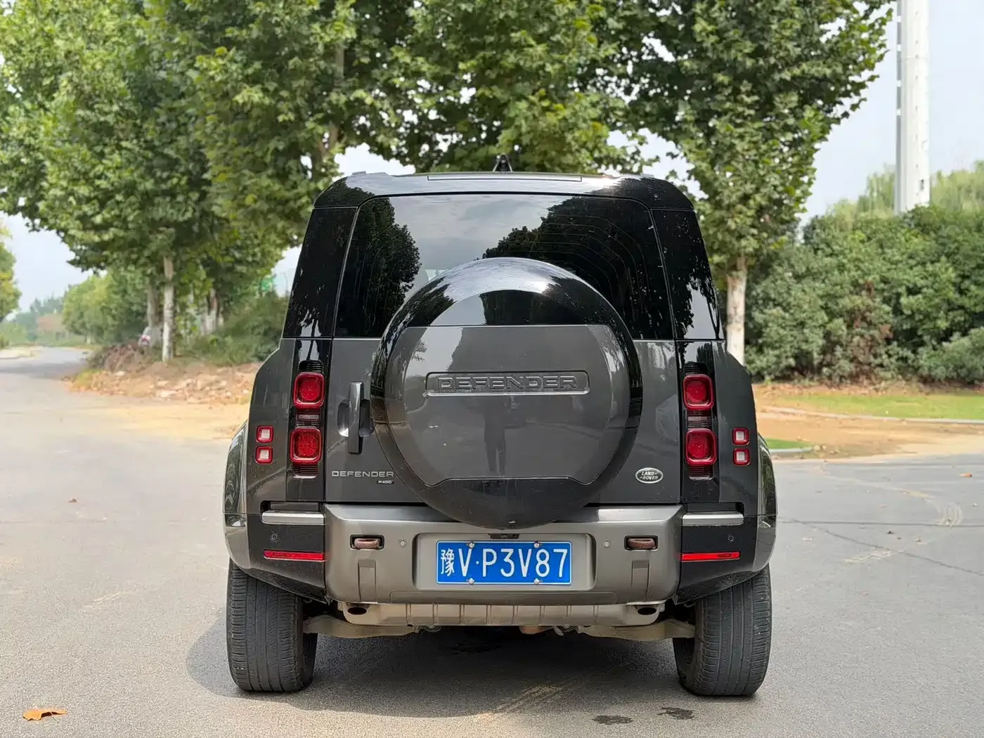 Land Rover Defender Model 110 3.0T P400 X-DYNAMIC HSE 2023 — фото 8