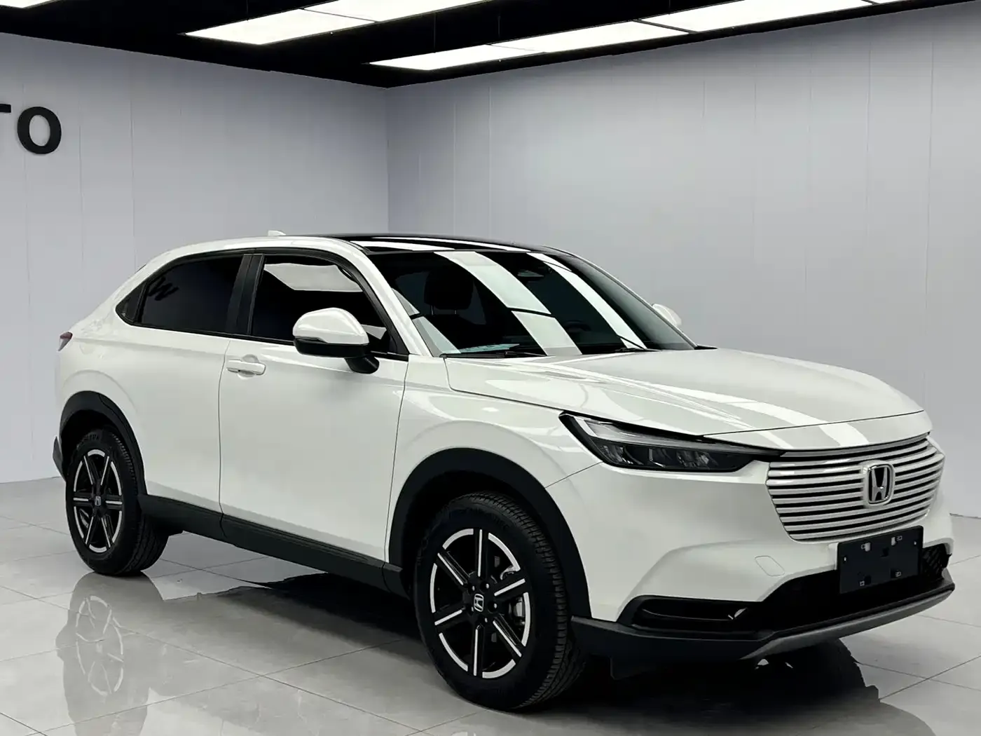 Honda Vezel 1.5L CVT Technology Edition 2023 — фото 3