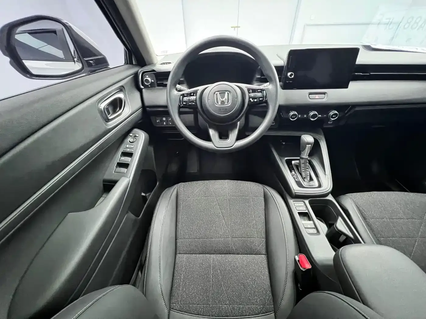 Honda Vezel 1.5L CVT Technology Edition 2023 — фото 9