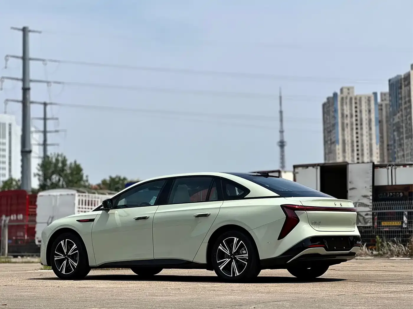 Hongqi EH7 600 Smart Selection Edition 2026 — фото 7