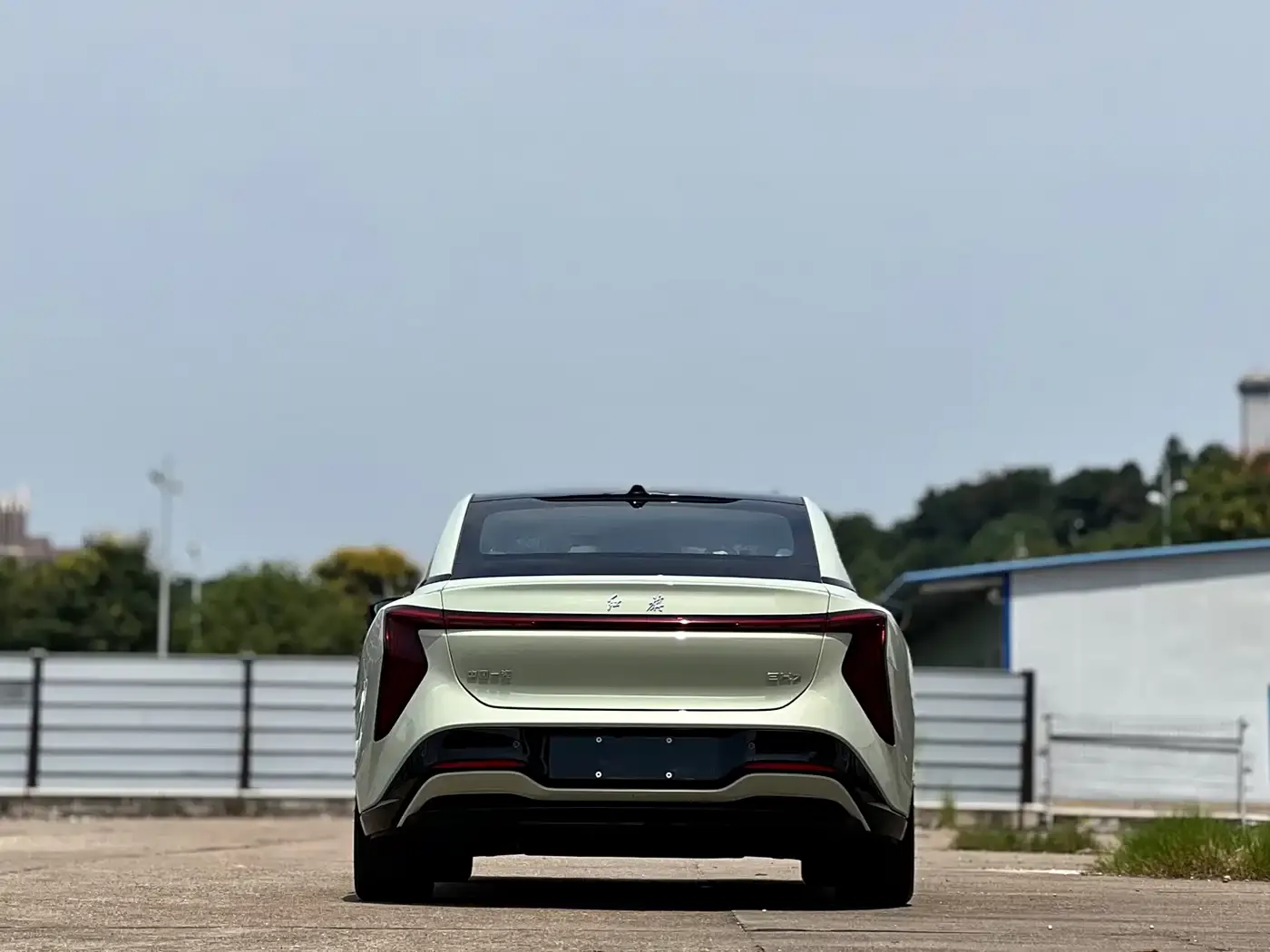 Hongqi EH7 600 Smart Selection Edition 2026 — фото 8