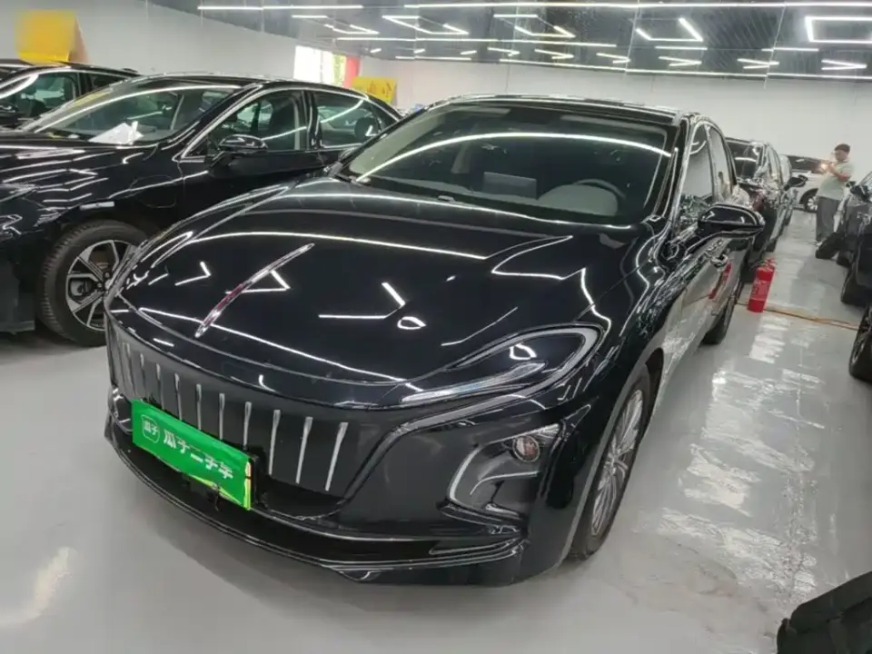 Hongqi E-QM5 Model 610km PLUS 2024