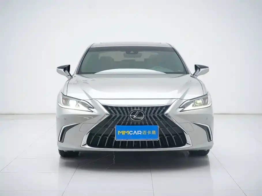 Lexus ES 200 Excellence Edition 2023