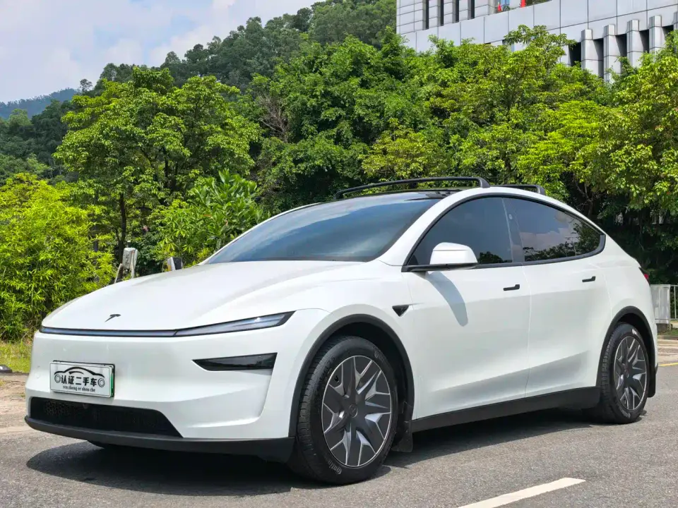 Tesla Model Y L Facelift Long Range AWD 2025