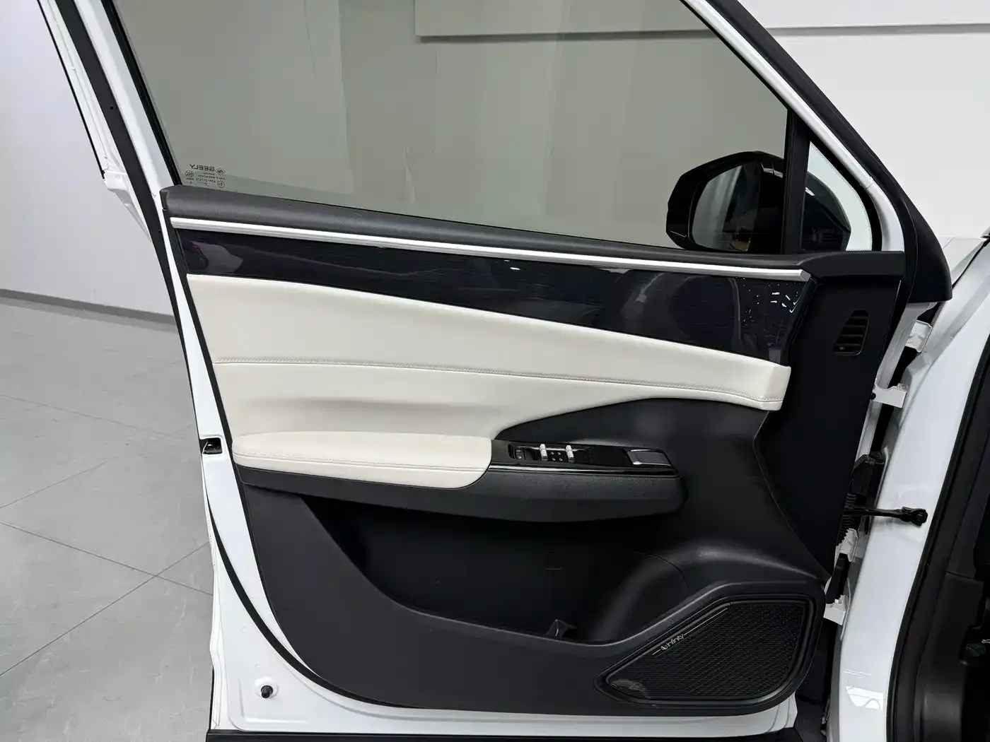Geely Galaxy Galaxy L7 1.5T 115km Starship 2023 — фото 9