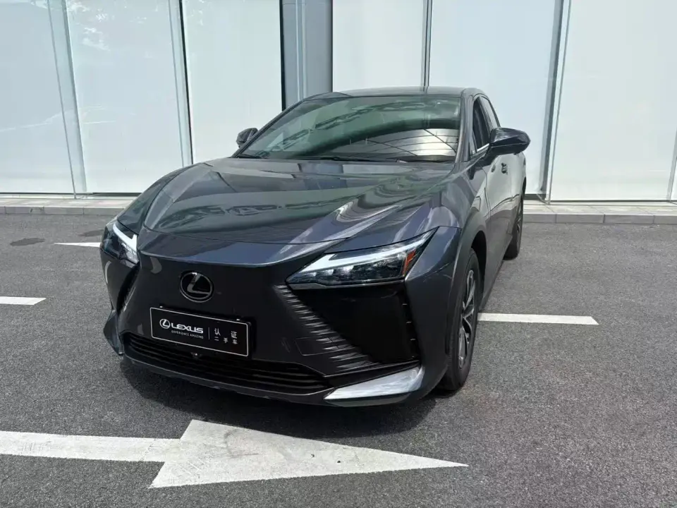 Lexus RZ 450e 4WD Deluxe 2024
