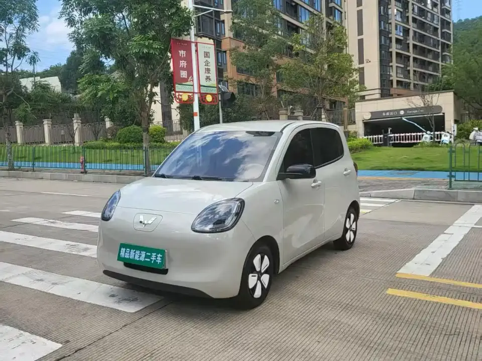 Wuling Motors Hongguang MINIEV 4-Door Advanced 2025