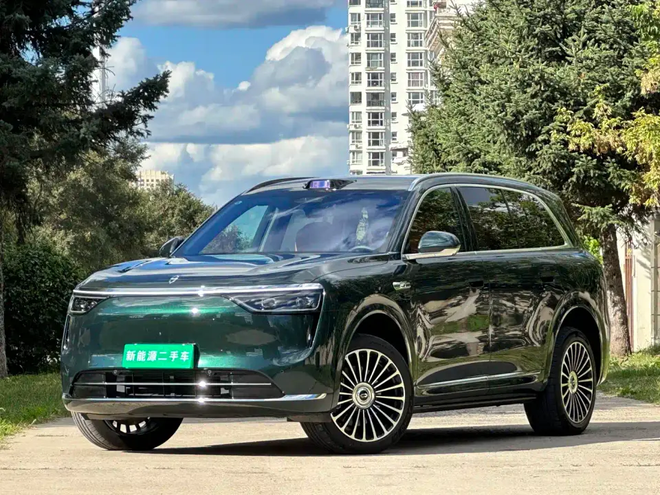 AITO Wenjie AITO M8 Extended Range Ultra 53.4kWh 6-Seater 2025