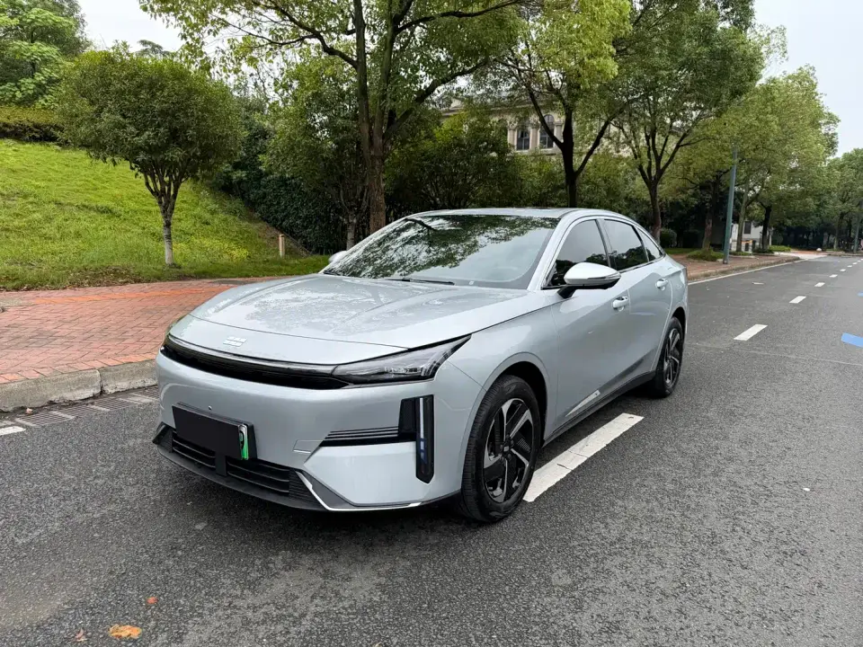 Geely Galaxy Galaxy L6 EM-i 140km Voyage Edition 2025
