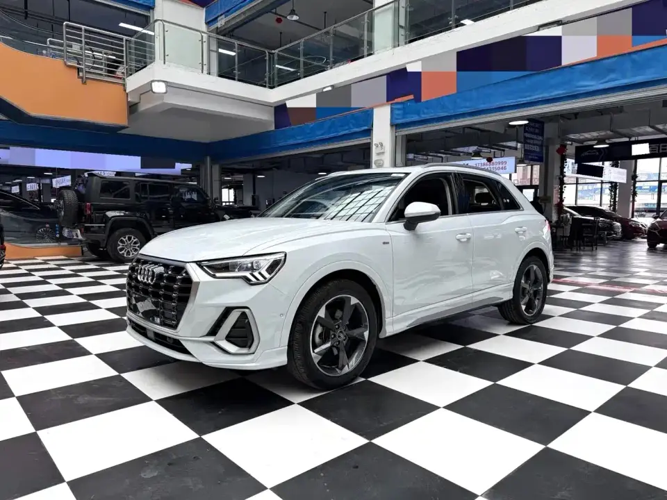 Audi Q3 35 TFSI Fashion Dynamic (1.4T) 2023