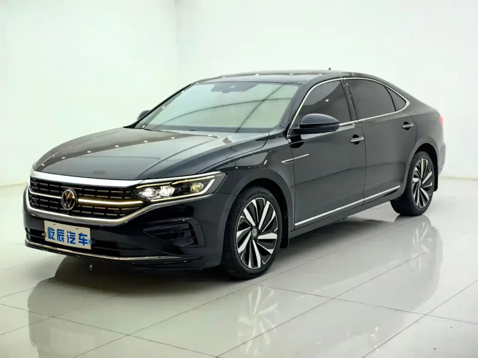 Volkswagen Passat 330TSI Luxury Edition 2022