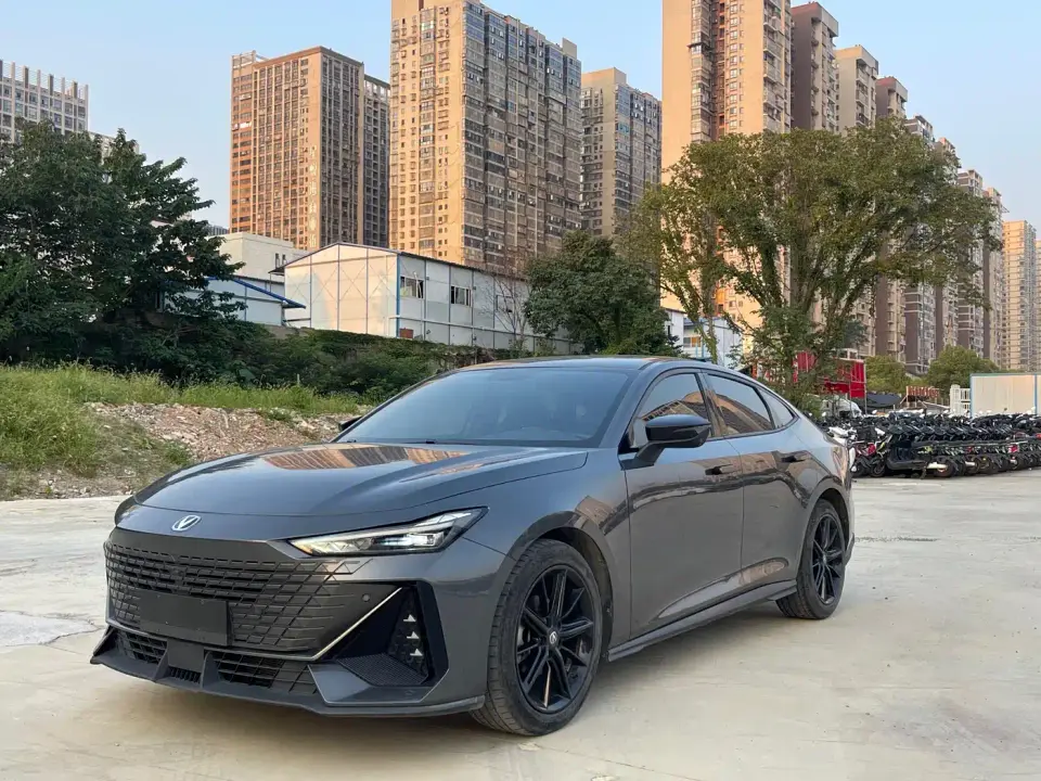 Changan UNI-V 1.5T Premium Model 2023