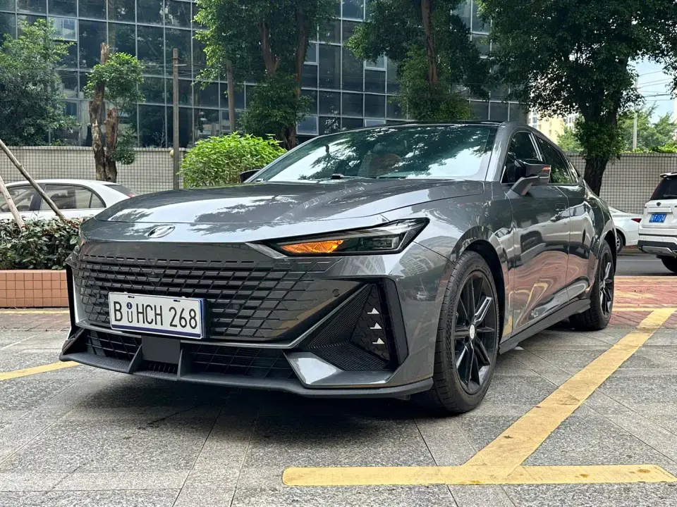 Changan UNI-V 1.5T Luxury Edition 2023