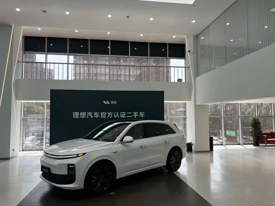 Li Auto L6 Pro Smart Renewal Edition 2025