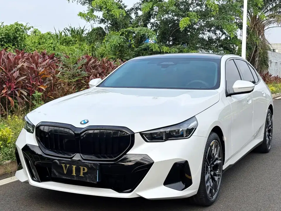 BMW 5 Series 530Li Exclusive M Sport Package 2025