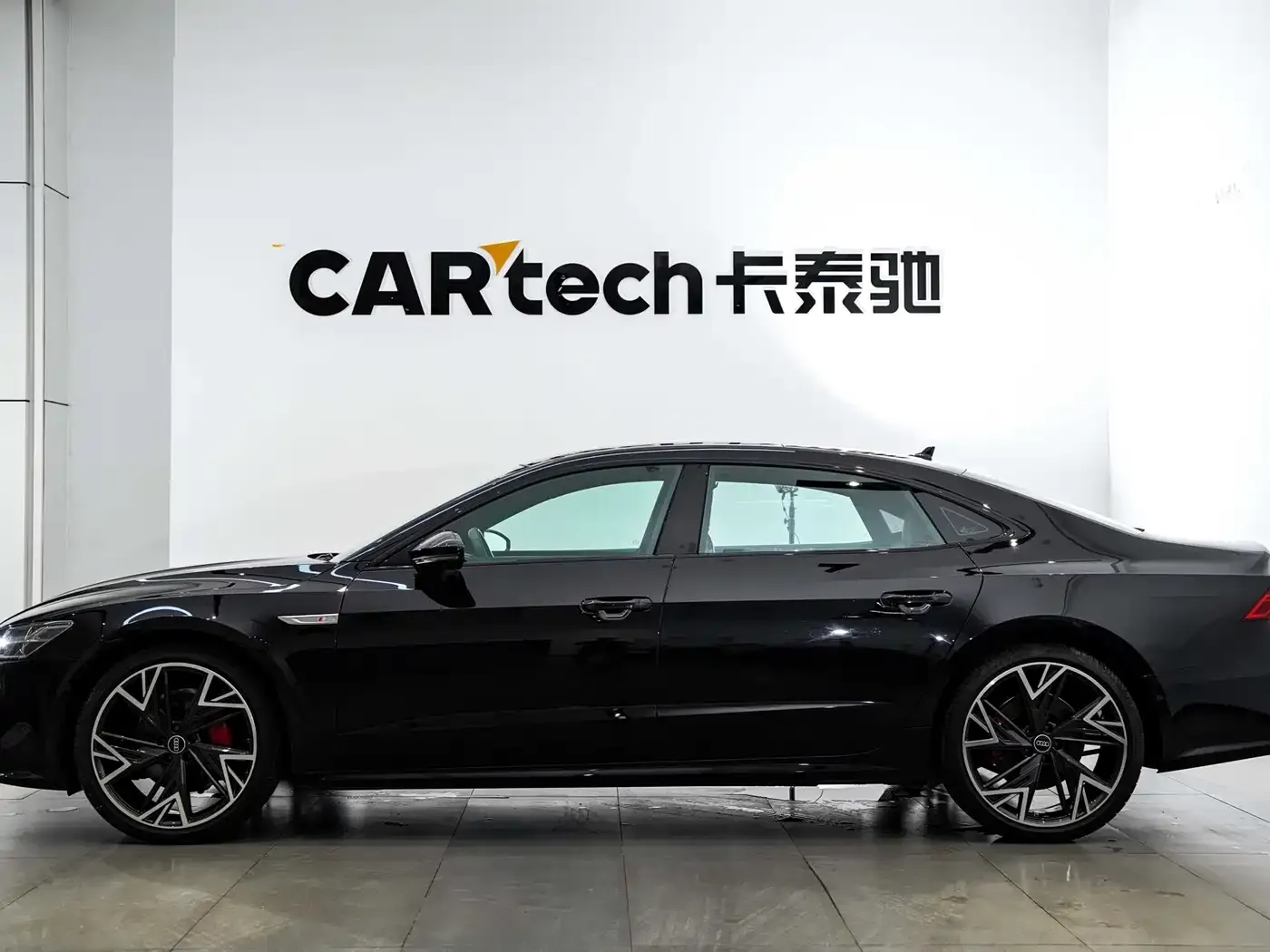 Audi A7L 45 TFSI quattro Black Warrior Edition 2024 — фото 10
