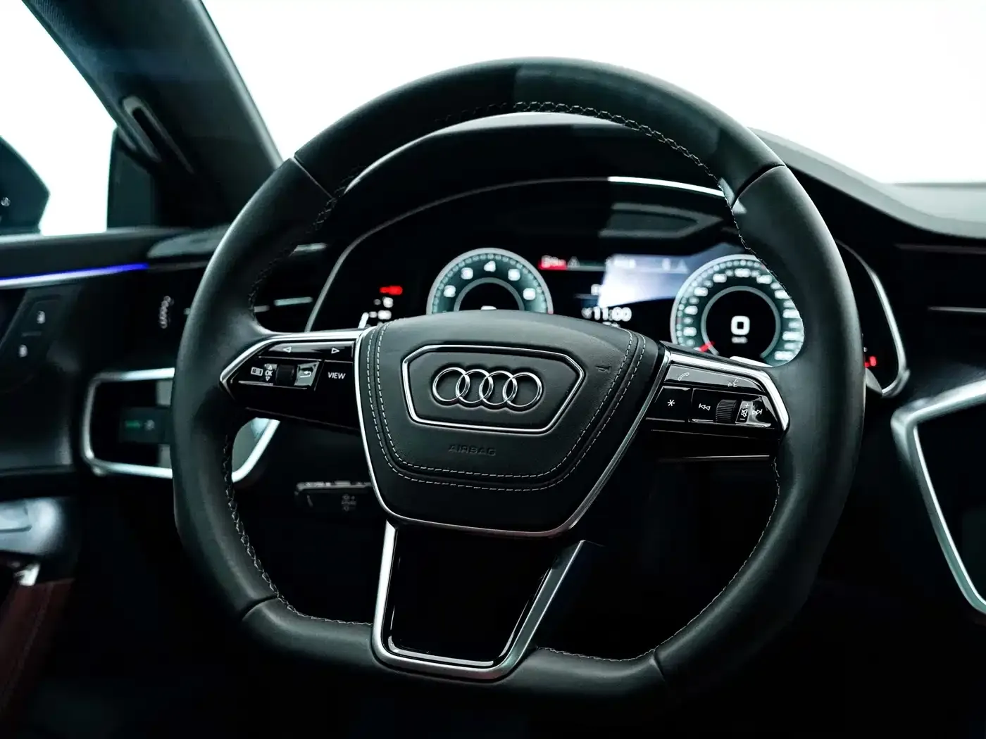 Audi A7L 45 TFSI quattro Black Warrior Edition 2024 — фото 16
