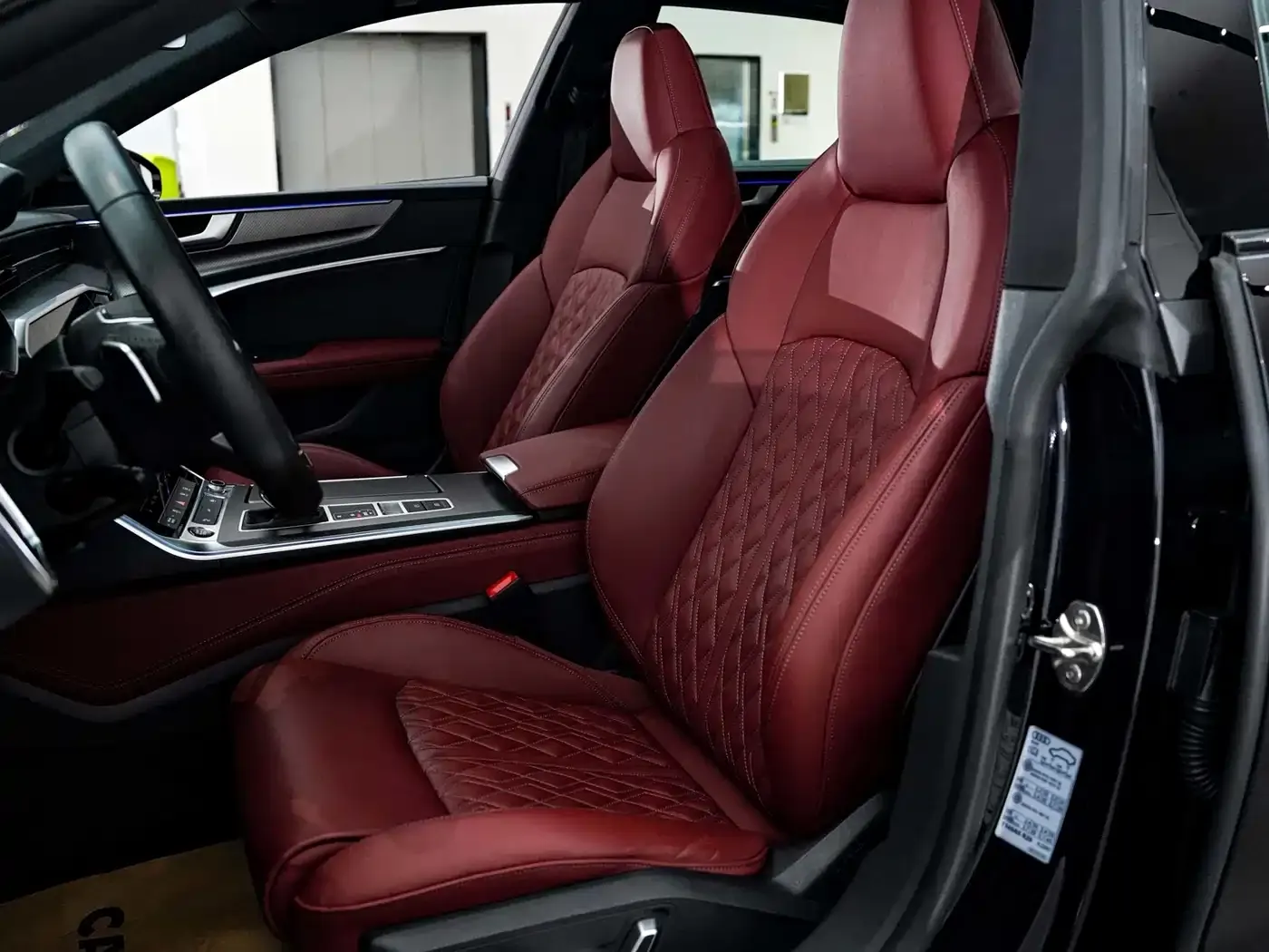 Audi A7L 45 TFSI quattro Black Warrior Edition 2024 — фото 11
