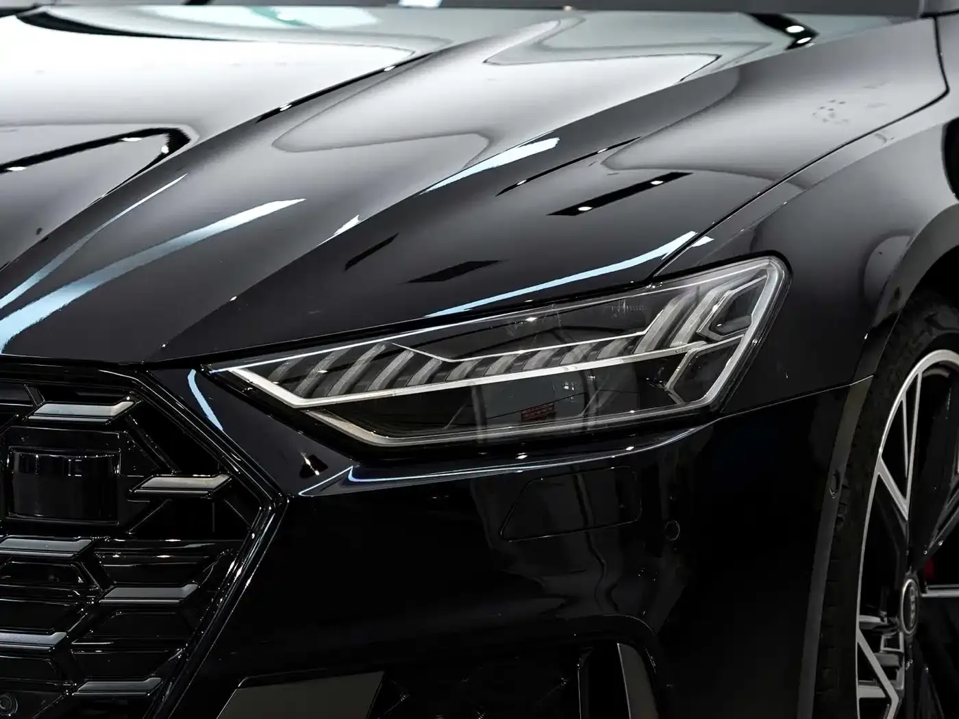 Audi A7L 45 TFSI quattro Black Warrior Edition 2024 — фото 9