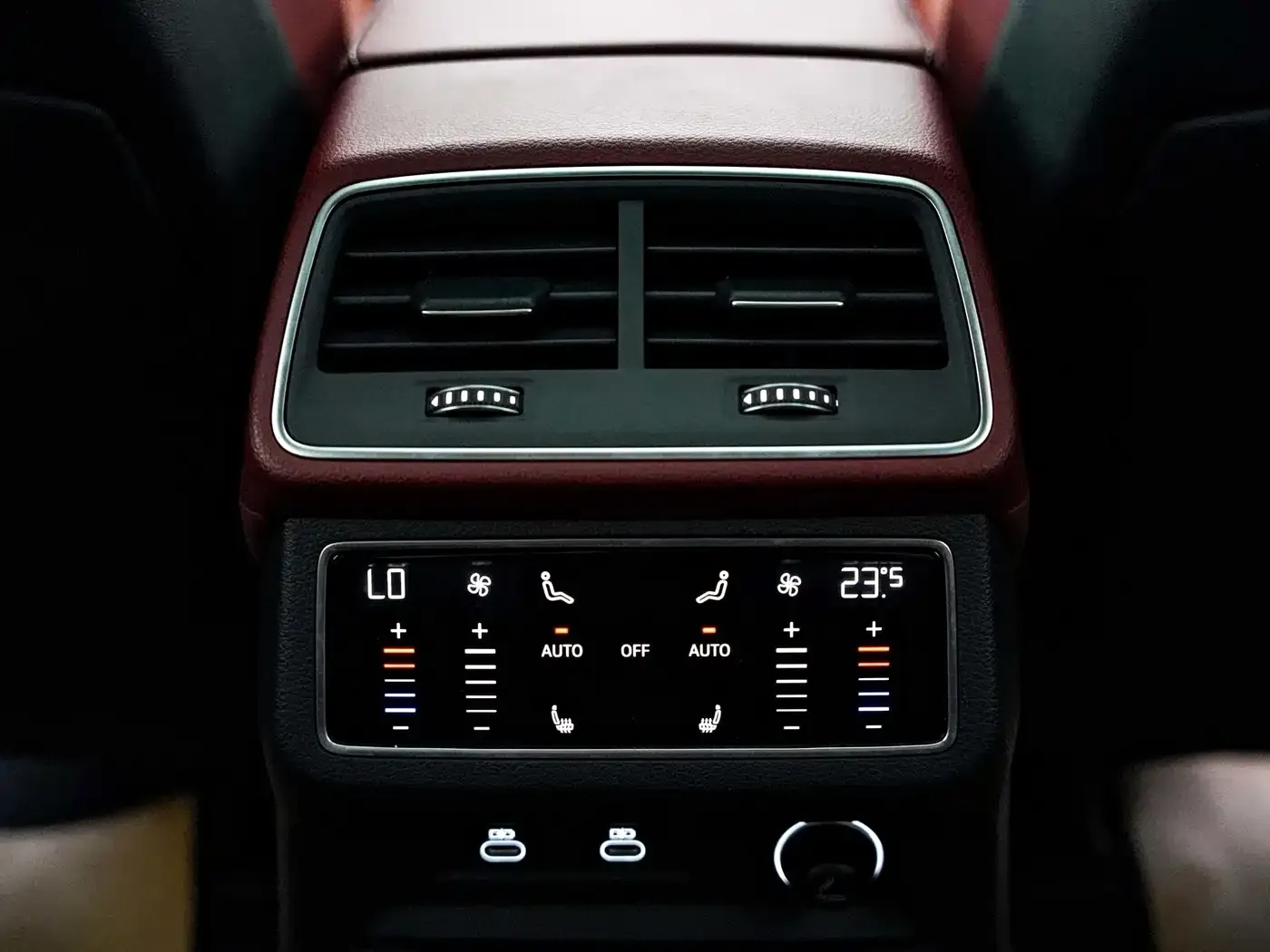 Audi A7L 45 TFSI quattro Black Warrior Edition 2024 — фото 23