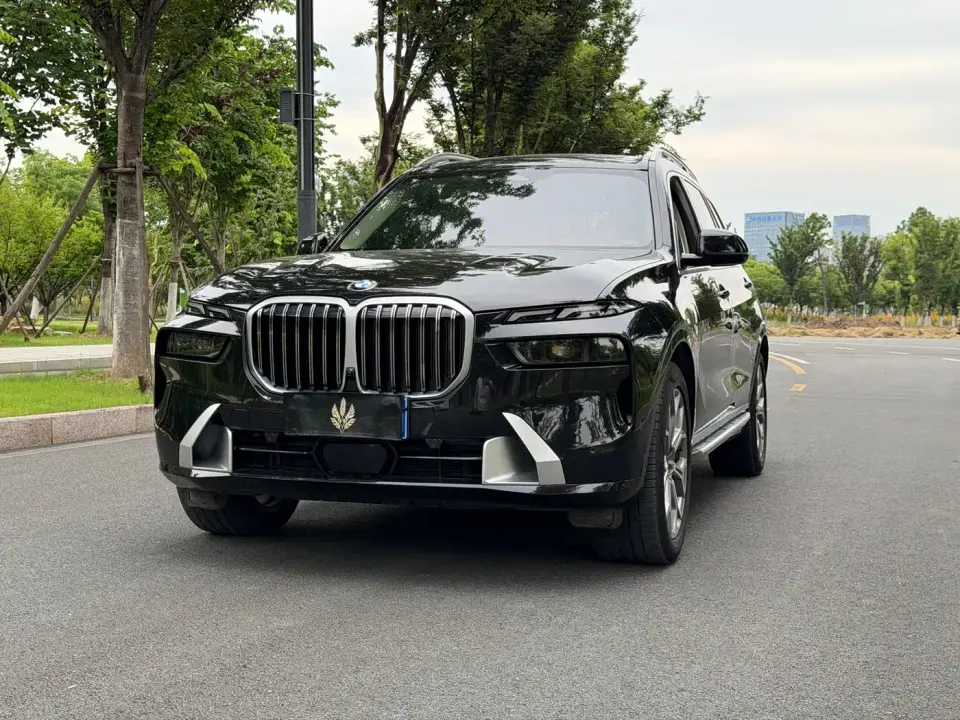 BMW X7 xDrive40i Leading Luxury Package 2023